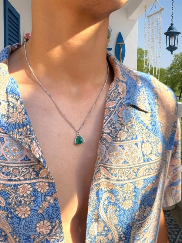 Green diamond necklace